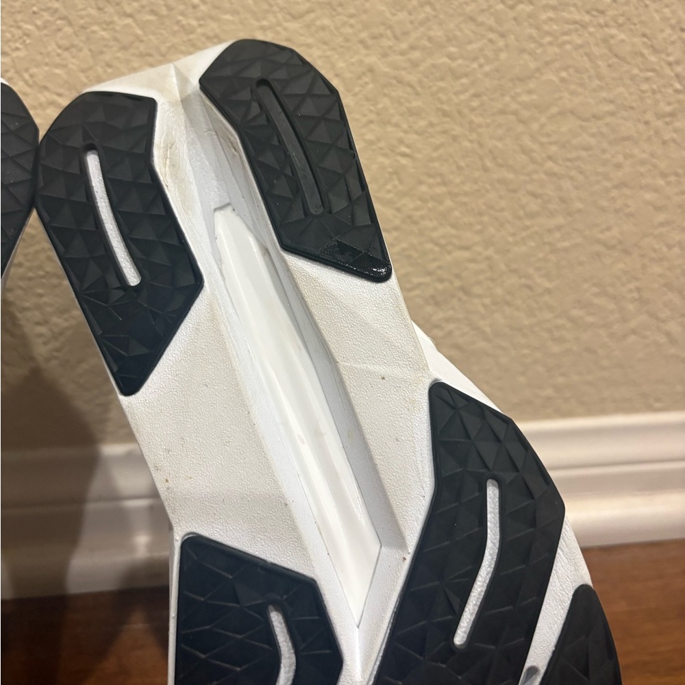 NB Women's White FuelCell Propel V5 || size 7 - Picture 7 of 9